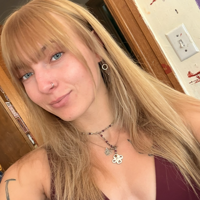 lizziewenger picture