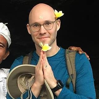 VeganTravelGuy picture