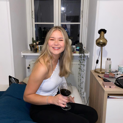 JulieLundsteen picture